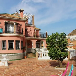 3* לינה וארוחת בוקר Villa Malaga